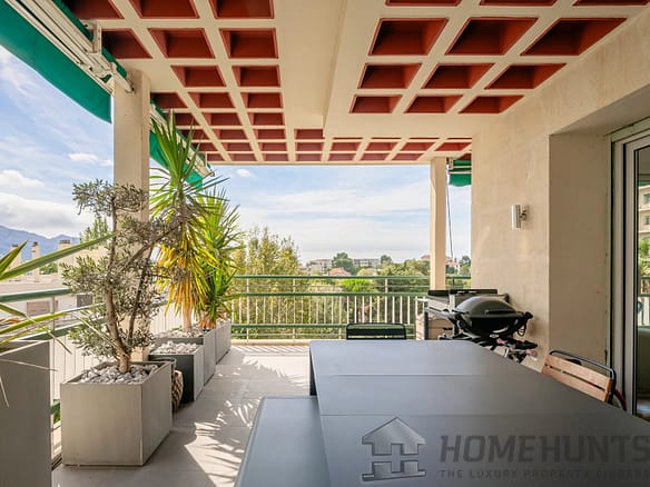 4 Bedroom Apartment in Marseille 24