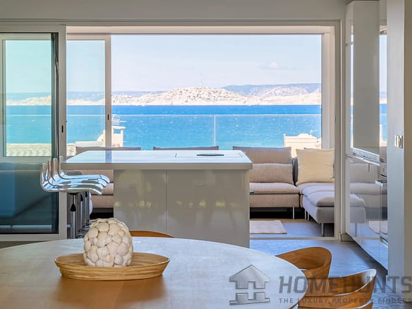 3 Bedroom Apartment in Marseille 22