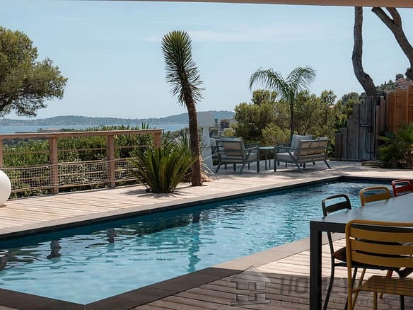 7 Bedroom Villa/House in Hyeres 12