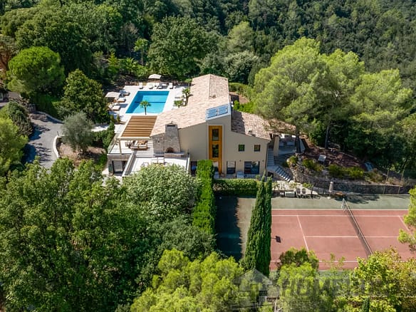 5 Bedroom Villa/House in Biot 9