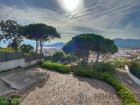 5 Bedroom Villa/House in Sant Feliu De Guixols 5