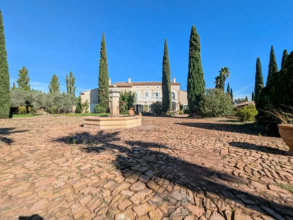 8 Bedroom Vineyard in Gonfaron 20