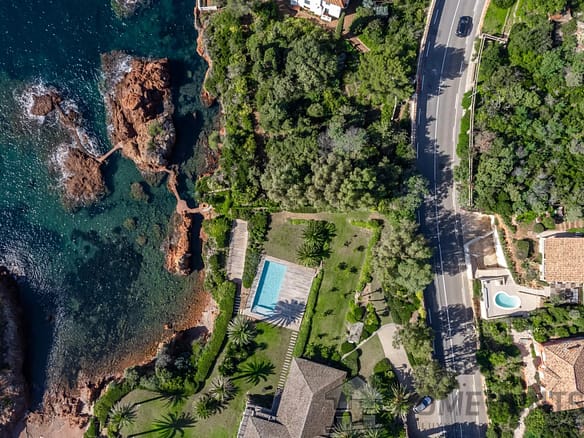 2 Bedroom Villa/House in St Raphael 24