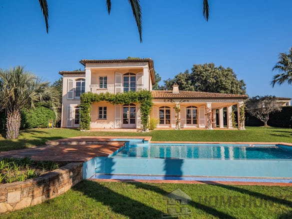 4 Bedroom Villa/House in Grimaud 28