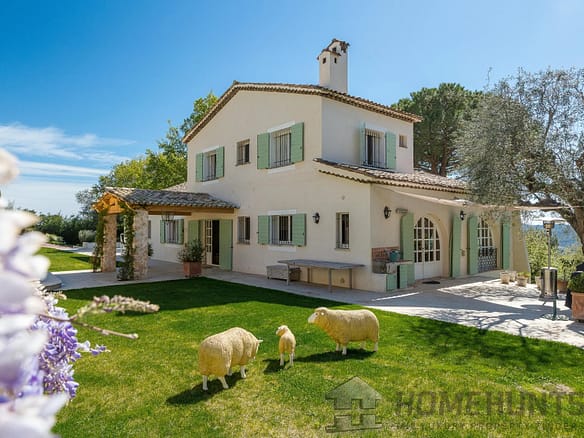 8 Bedroom Villa/House in St Paul 26