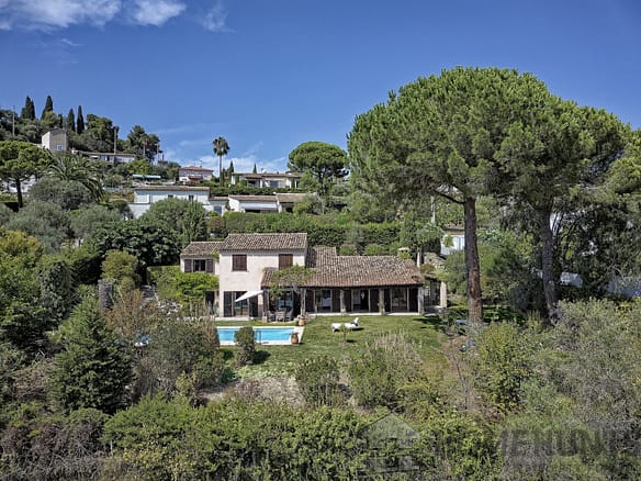 5 Bedroom Villa/House in Vence 24