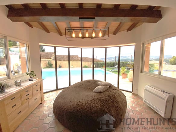 5 Bedroom Villa/House in Ceyreste 10