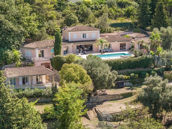6 Bedroom Villa/House in Mouans Sartoux 16