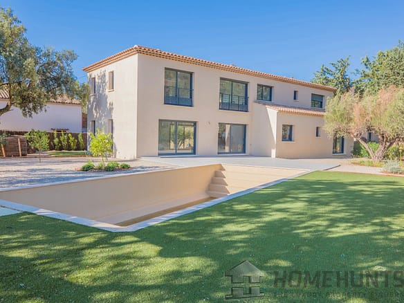4 Bedroom Villa/House in Plan De La Tour 8