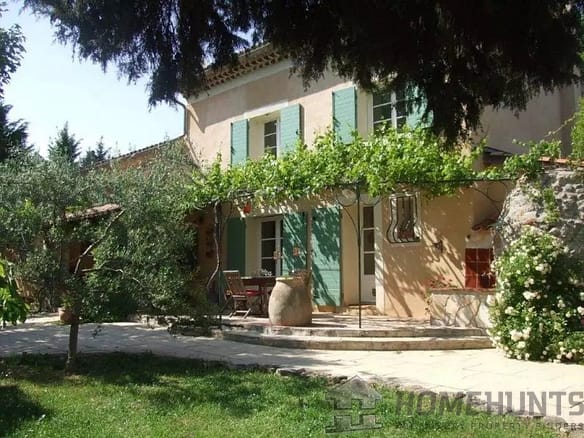 4 Bedroom Villa/House in Le Val 3