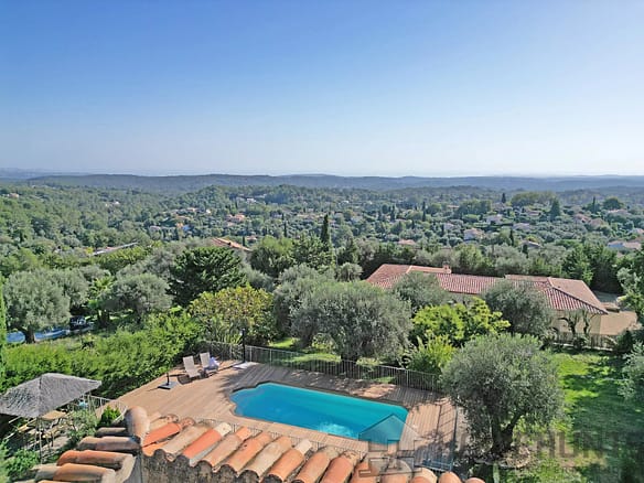5 Bedroom Villa/House in Le Rouret 7