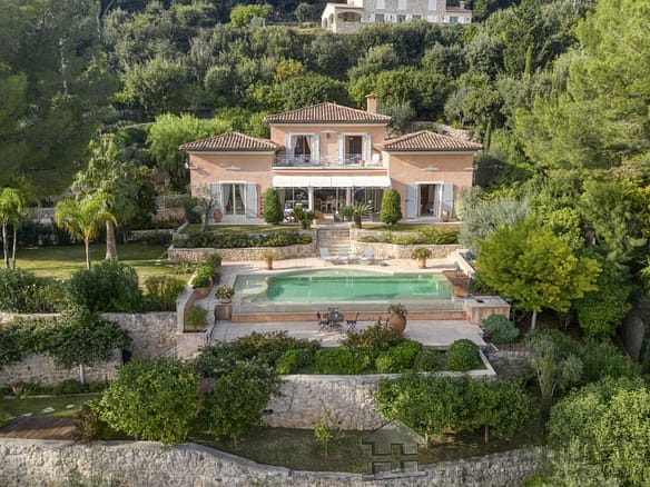5 Bedroom Villa/House in Tourrettes Sur Loup 22