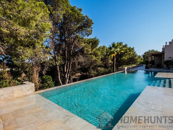 8 Bedroom Villa/House in Sa Caleta 22