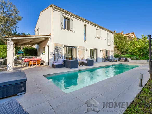4 Bedroom Villa/House in Juan Les Pins 3
