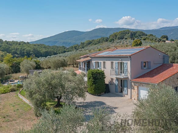 6 Bedroom Villa/House in Chateauneuf Grasse 7