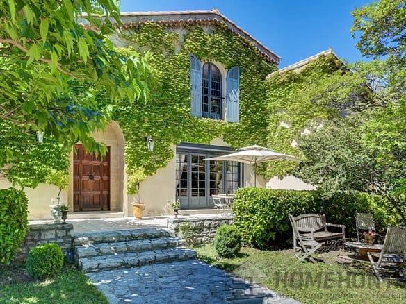 5 Bedroom Villa/House in Mallemort 24
