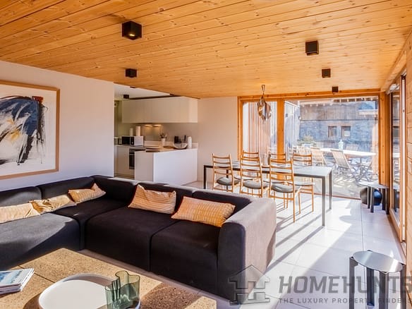 3 Bedroom Apartment in St Martin De Belleville 12