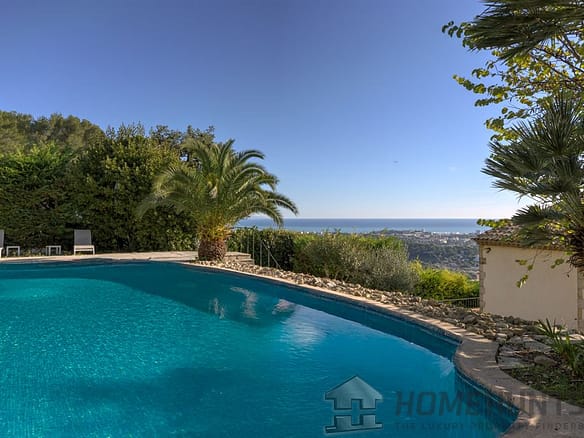 4 Bedroom Villa/House in Le Golfe Juan 9