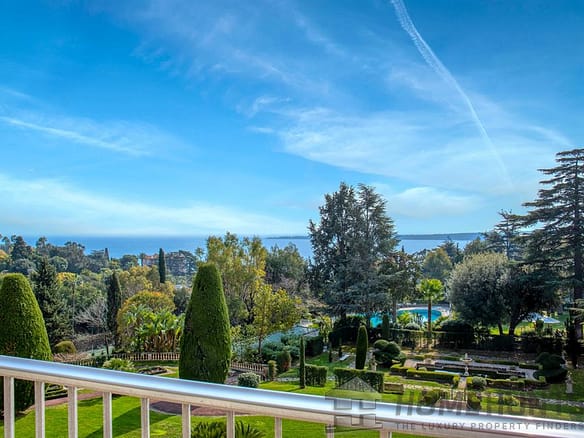 3 Bedroom Apartment in Cannes 18