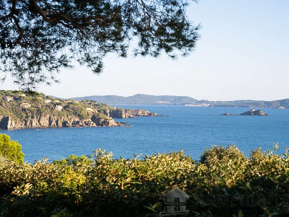 4 Bedroom Villa/House in Hyeres 8