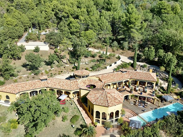 6 Bedroom Villa/House in Bargemon 5
