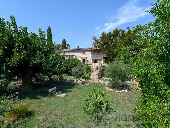 4 Bedroom Villa/House in Uzès 6