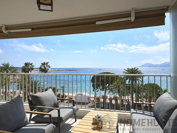 2 Bedroom Apartment in Cannes 18