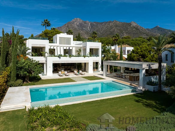 5 Bedroom Villa/House in The Golden Mile 12
