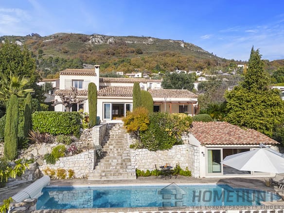 4 Bedroom Villa/House in Tourrettes Sur Loup 9