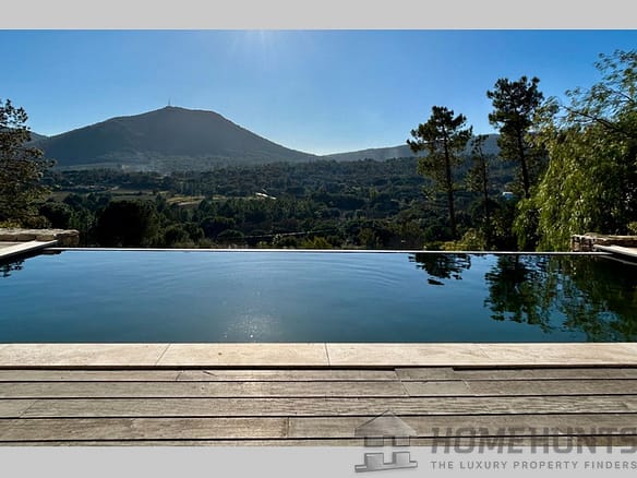 4 Bedroom Villa/House in Plan De La Tour 5
