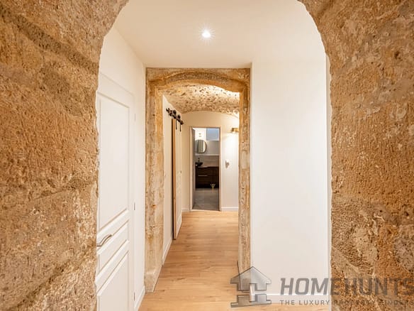3 Bedroom Apartment in Aix En Provence 32