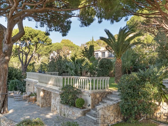 4 Bedroom Villa/House in Cannes 6