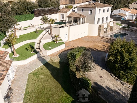 4 Bedroom Villa/House in Mouans Sartoux 6