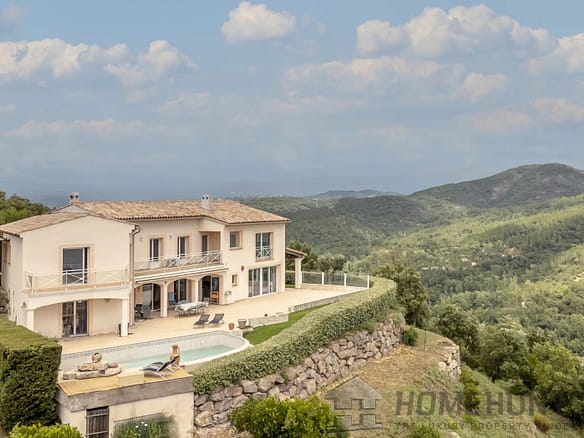 5 Bedroom Villa/House in Les Adrets De L Esterel 5