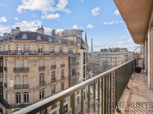 1 Bedroom Apartment in Paris 8th (Golden Triangle - Parc Monceau) 36