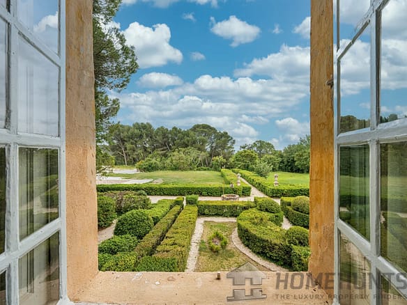 7 Bedroom Villa/House in Aix En Provence 24