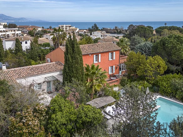 8 Bedroom Villa/House in Antibes 5