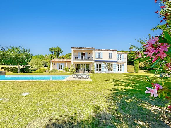 4 Bedroom Villa/House in Grimaud 10