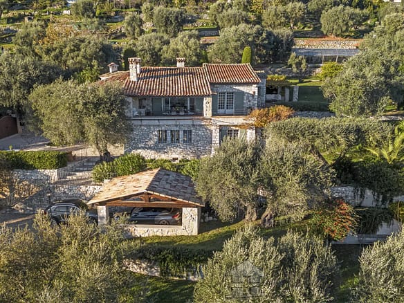 4 Bedroom Villa/House in Tourrettes Sur Loup 16