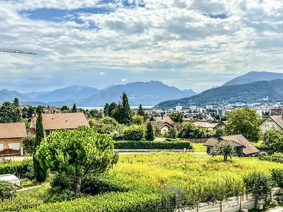 3 Bedroom Apartment in Annecy 5