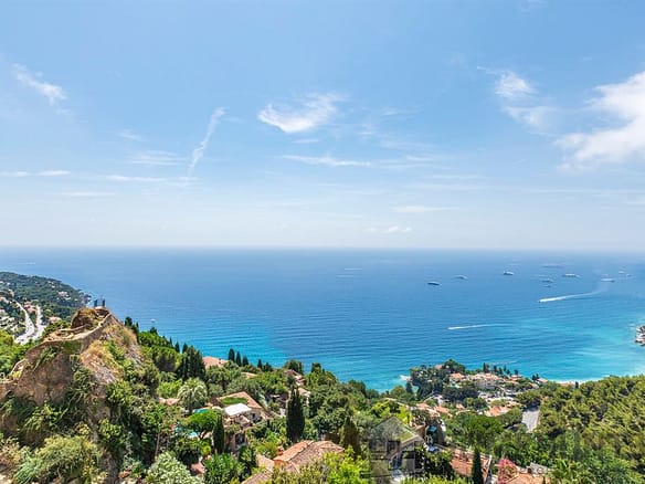 4 Bedroom Apartment in Roquebrune Cap Martin 16