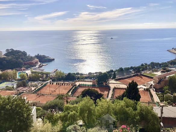 2 Bedroom Apartment in Roquebrune Cap Martin 14