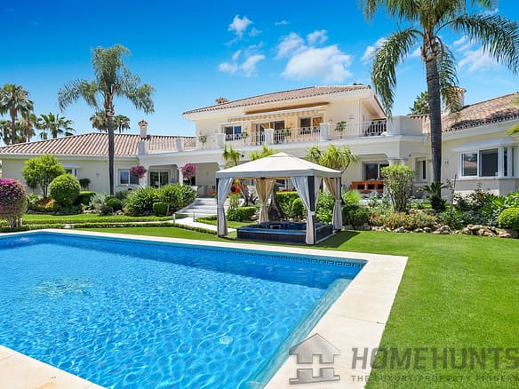 6 Bedroom Villa/House in Nueva Andalucía 22