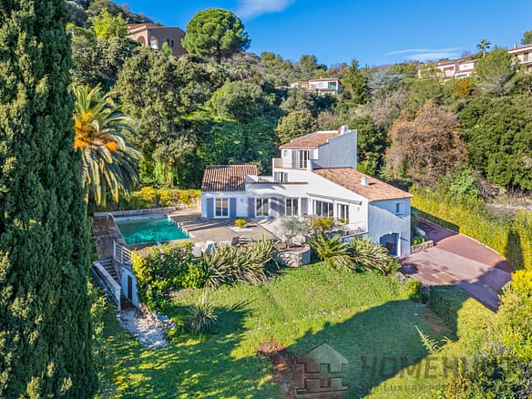 4 Bedroom Villa/House in Biot 3