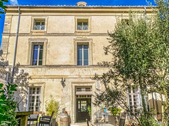 5 Bedroom Villa/House in Orange 2