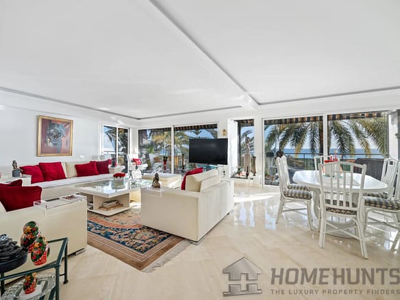 2 Bedroom Apartment in Nice - City 7