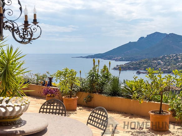 3 Bedroom Apartment in Theoule Sur Mer 5