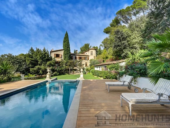 7 Bedroom Castle/Estates in Aix En Provence 20