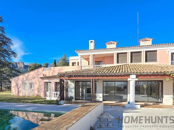4 Bedroom Villa/House in Roquebrune Sur Argens 3