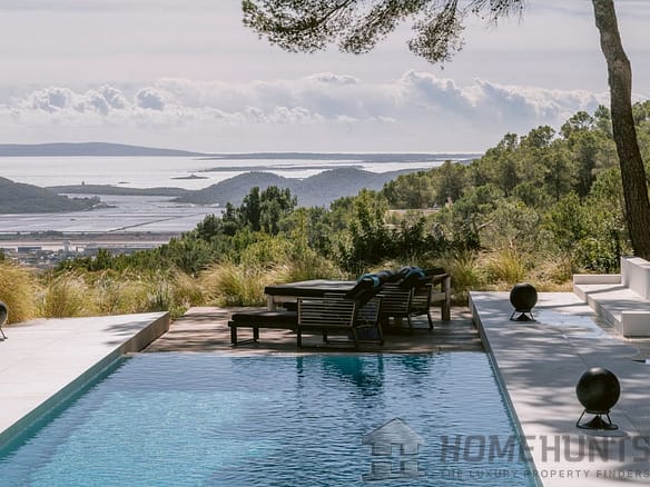 6 Bedroom Villa/House in San Josep 36